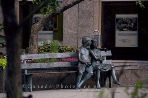 Photo: Avenue McGill College Statue Downtown Montreal