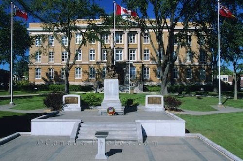 Photo: Sault Ste Marie Monument Ontario