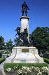 Photo: Parliament Hill Monument Quebec City