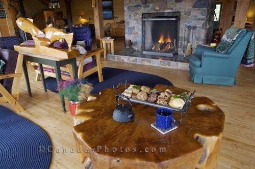 Photo: Afternoon Snack Rifflin Hitch Lodge Labrador