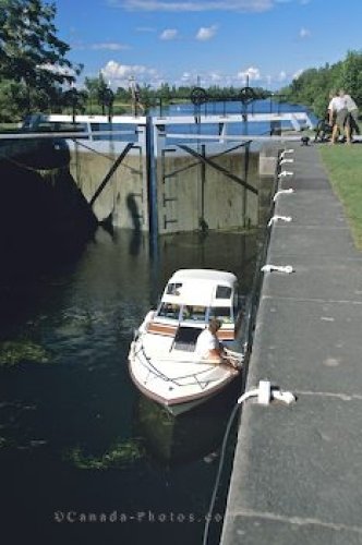 Photo: Burritts Lock Rideau Canal