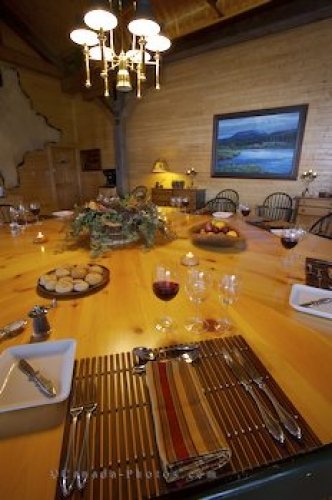 Photo: Dinner Setting Rifflin Hitch Lodge Labrador