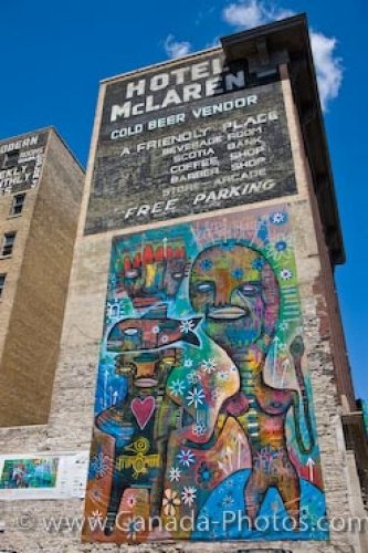Photo: Downtown Winnipeg City Building Wall Mural Manitoba