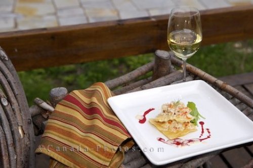 Photo: Gourmet Entree Rifflin Hitch Lodge Labrador