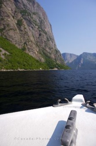 Photo: Newfoundland Lake Scenery Western Brook Pond