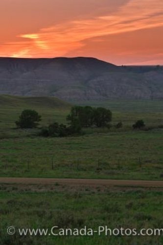 Photo: Southern Saskatchewan Farmland Sunset Big Muddy Badlands