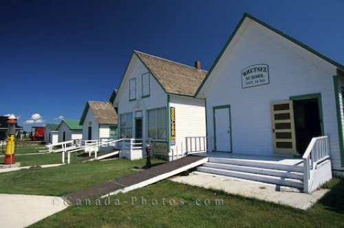 Photo: Stettler Town School
