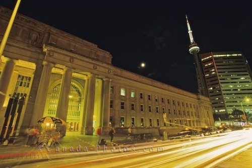 Photo: Photo Train Station Toronto