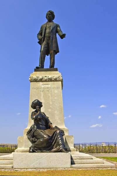 Photo: Statue Thomas D'Arcy McGee Parliament Hill City of Ottawa Ontario Canada