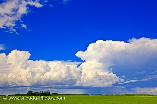 Photo: Winnipeg Beach Threatening Storm Clouds Manitoba Canada